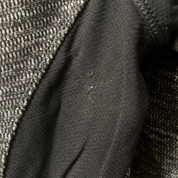 Lululemon Base Runner Long Sleeve- Heathered Black/ Black - Women’s Small - Picture 11 of 13
